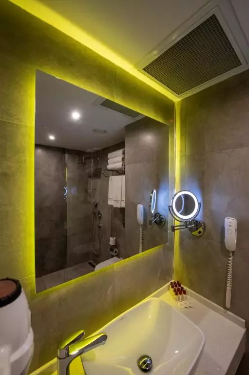 نوا پلازا کریستال استانبول